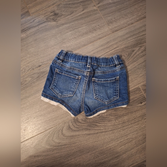 OshKosh B'Gosh Denim shorts for girls Size 3T - Picture 5 of 6